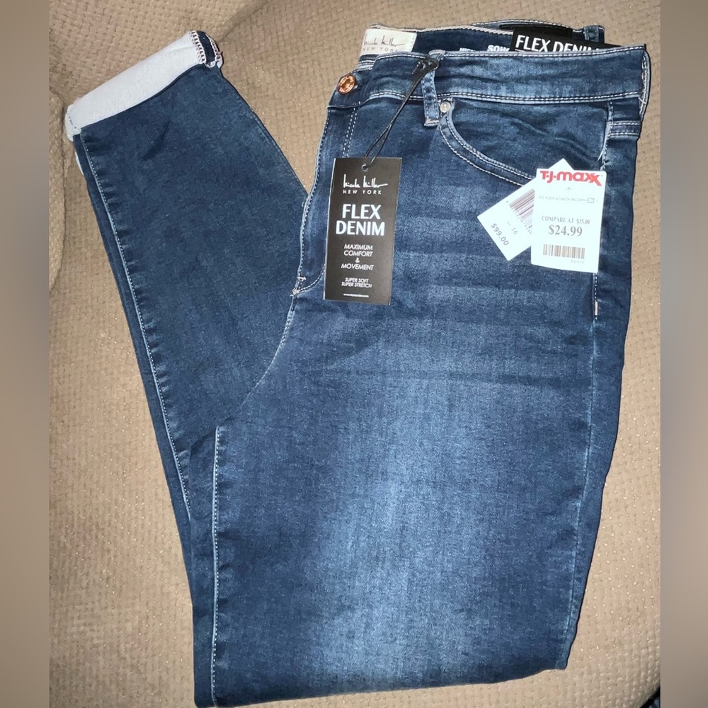 Nicole Miller high rise ankle skinny jeans. Size 16